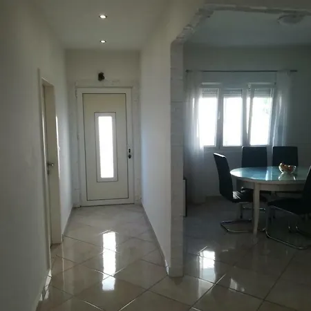 Tara's Place בית הארחה זאדאר