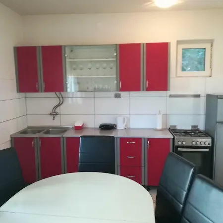 בית הארחה Tara's Place 3*