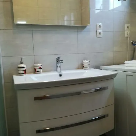 Tara's Place 3*