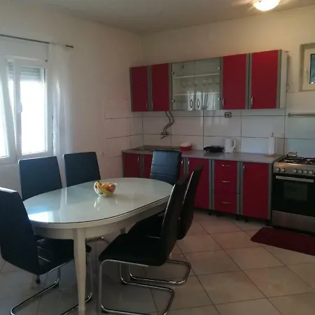 Tara's Place 3*