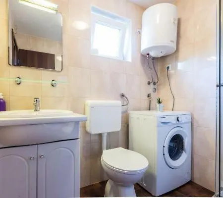 Tara's Place 3*